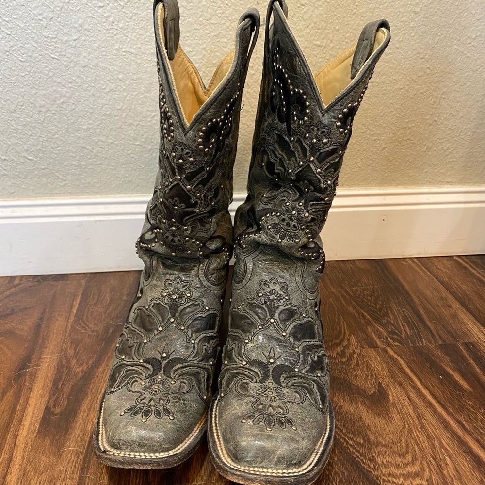 Corral Gray Embroidered Western Boots